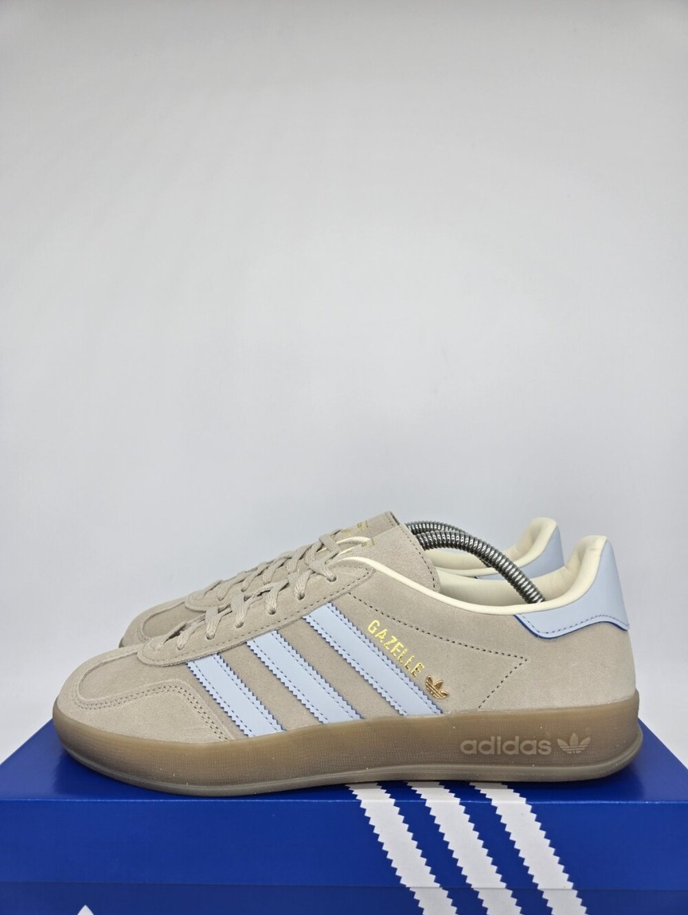 adidas Women's Gazelle Indoor JR2432 Wonder Beige Halo Blue Shoes Size 10.5